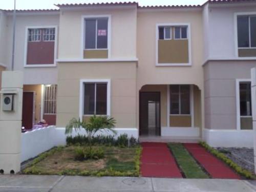 VENDO CASA POR ESTRENAR