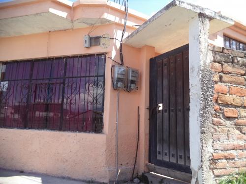 VENDO CASA CON LOTE DE 2000M2 EN LA CDLA MONSERRAT