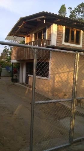 LINDA CASA Y TERRENO EN COTACACHI