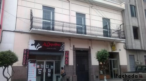 Casa amplia centro de Quito, más minidepartamentos, Checa $350.000 Inf: 2353232 , 0997592747