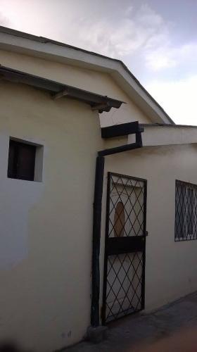 VENDO CASA EN PRESTIGIOSA CIUDADELA DE OTAVALO - SECTOR COMERCIAL