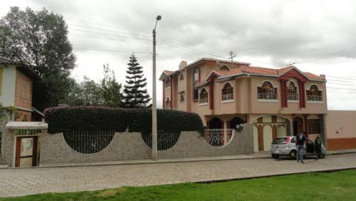 VENDO CASA DE CAMPO EN OTAVALO