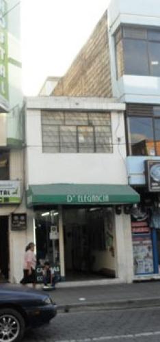 SE VENDE CASA EN IBARRA EN PLENO CENTRO