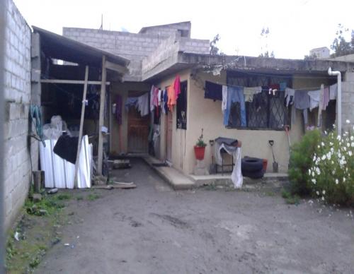 VENDO CASA EN UN CIUDADELA DE OTAVALO