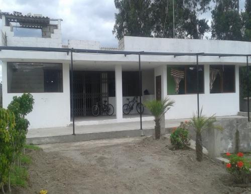 DE OPORTUNIDAD VENDO COMPLEJO RECREACIONAL EN OTAVALO