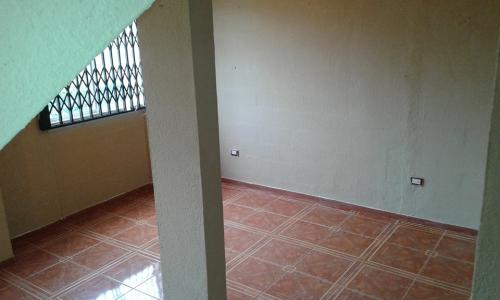 HERMOSA CASA EL SUR DE QUITO 2 PISOS CONJ. EL CONDE 4 