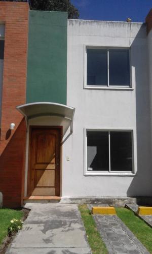 SE VENDE CASA EN EL VALLE DE CONOCOTO