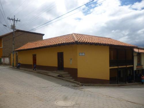 VENDO BONITA CASA TIPÒ COLONIAL PARA VACACIONAR