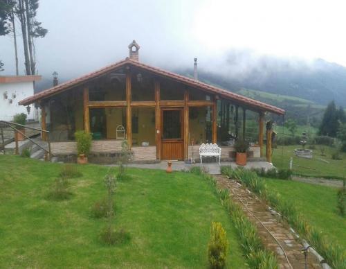 VENDO HERMOSA QUINTA DE 15 HECTÁREAS EN OTAVALO