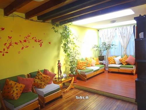 EN VENTA ATRACTIVA VIVIENDA DE TRES PISOS EN CARAPUNGO