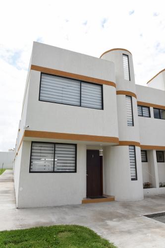 casa para entrega inmedita en via marianitas credito bies