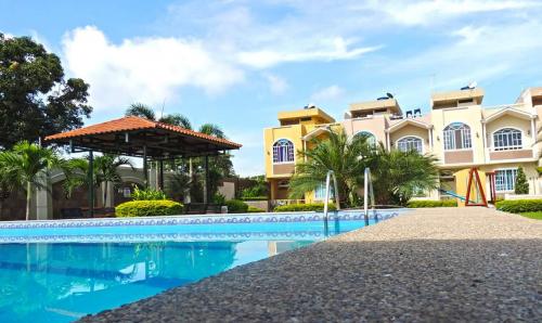 Hermosas casas y terrenos en urbanizaciòn privada