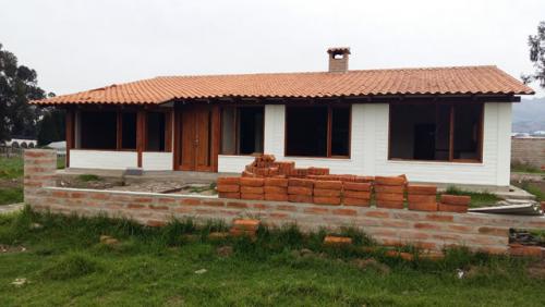 VENDO CASAS Y TERRENO EN CAYAMBE