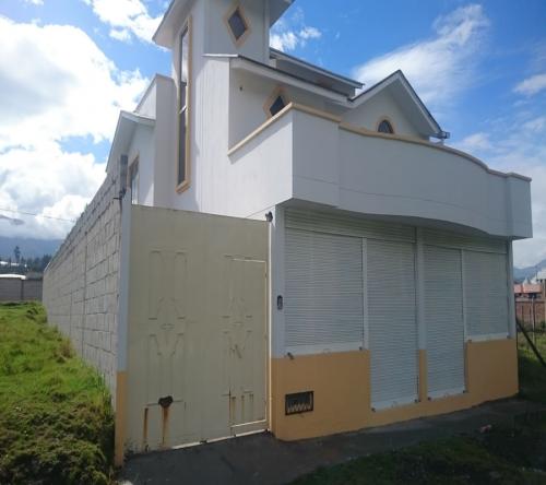 CASA A ESTENAR EN CAYAMBE DE OPROTUNIDAD 