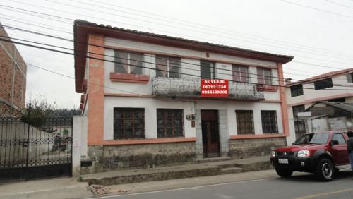 Vendo casa con terreno en Peguche