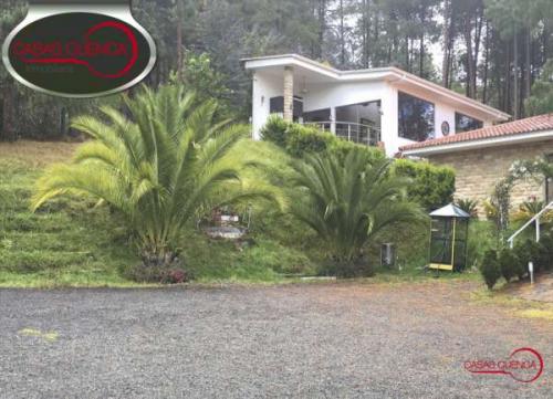 CASA LUJOSA DE VENTA EN TARQUI ACABADOS DE PRIMERA 