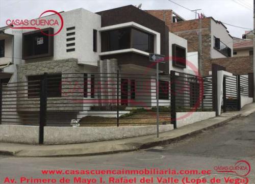 CASA MODERNA ESQUINERA EN MIRAFLORES 