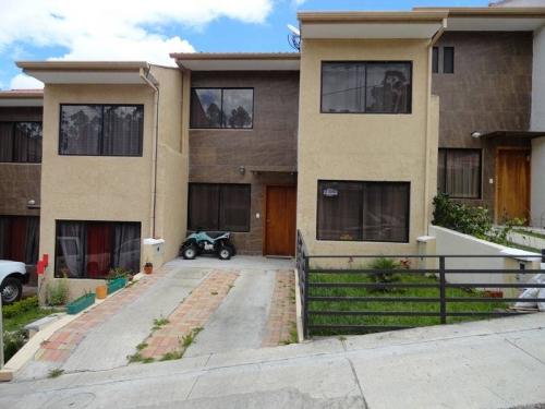 CASA 3 DORM EN MONAY 