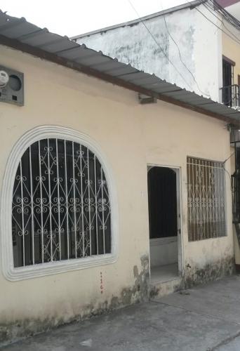 Se  vende  villa en Sauces III  al norte de Guayaquil $ 40.000  negociable.
