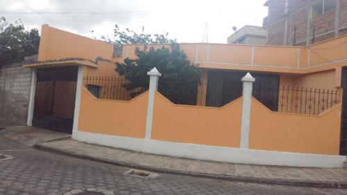 Se vende casa de cemento armado en Otavalo