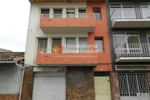 CASA RENTERA DE VENTA EN CUENCA EN EL CENTRO HISTÓRICO