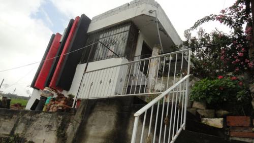 SE VENDE EN OTAVALO CASA
