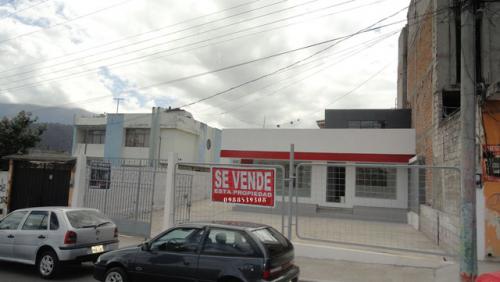 Vendo casa en panamericana de Otavalo