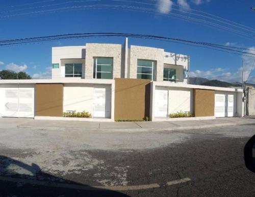 CUMBAYA, Lumbisi, CASAS de 216 m2.