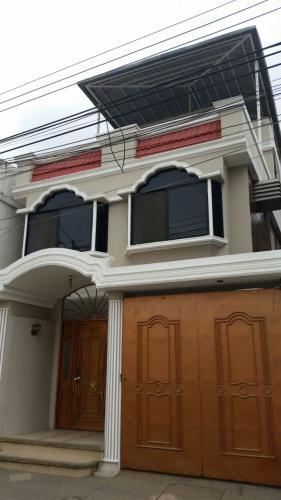 Espectacular villa en Guayacanes 3 niveles $126.000,00