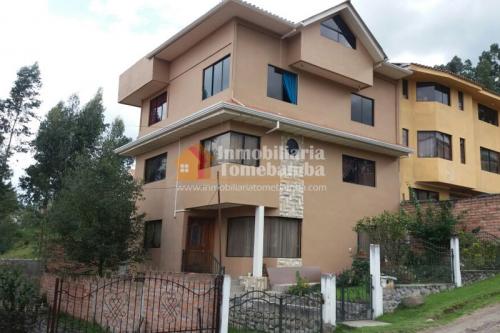 CASA AMPLIA DE VENTA EN CUENCA SECTOR CONTROL SUR