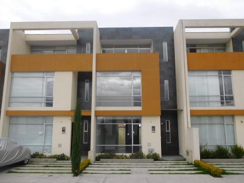 VENDO HERMOSAS CASAS DE 3 PISOS A ESTRENAR SECTOR SAN PEDRO DE TABOADA