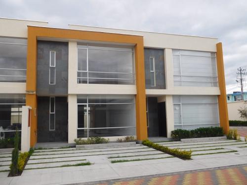 VENDO HERMOSAS CASAS DE 2 PISOS A ESTRENAR SECTOR SAN PEDRO DE TABOADA