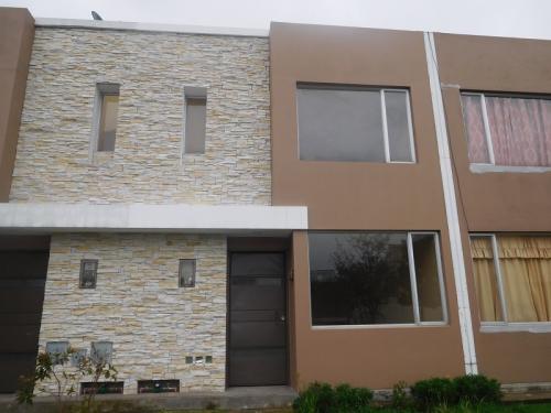 VENDO HERMOSAS CASAS CONJUNTO CERRADO A ESTRENAR SECTOR GUAMANI