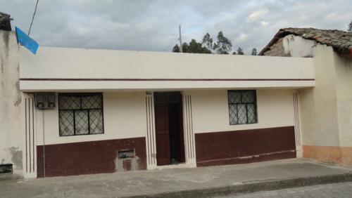 VENDO CASA EN COTACACHI