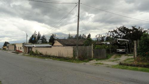 VENDO CASA Y TERRENO DE 1050 M2 EN COTACACHI