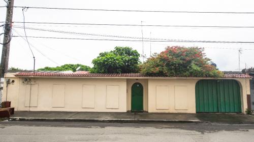 Casa Duplex En Venta - Brisas del Santay