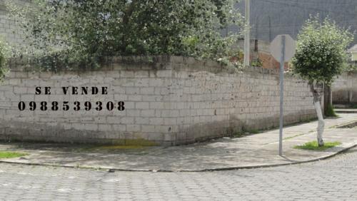 VENDO TERRENO EN OTAVALO DE 220 M2