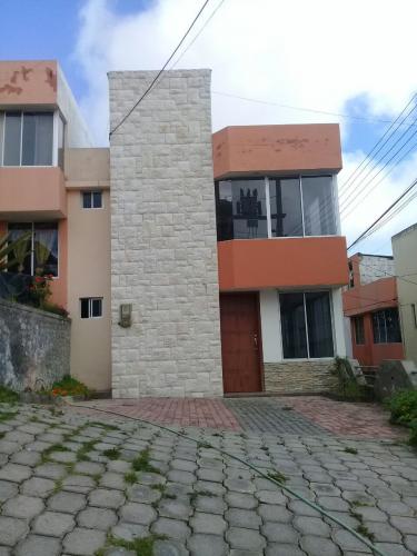 CASA DE VENTA NUEVA POR ESTRENAR DENTRO DE UN CONJUNTO