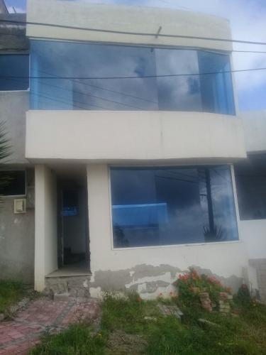 CASA DE VENTA DENTRO DE UN CONJUNTO EN OBRA GRIS