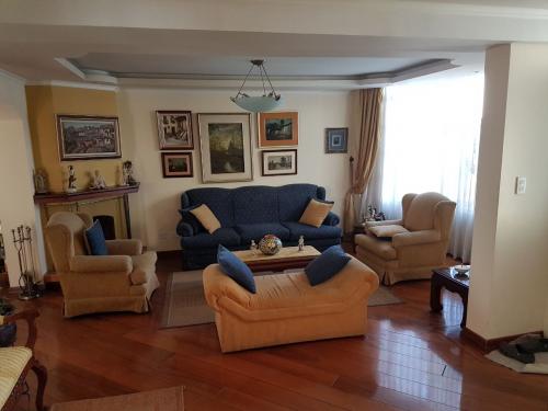 casa en venta San Juan alto de Cumbayá,  al Noreste de Quito 