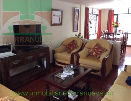 DE OPORTUNIDAD SE VENDE HERMOSA CASA CAYAMBE