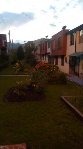 Casa en conjunto privado-chillogallo