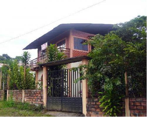 AMPLIA CASA CON TERRENO EN MACAS