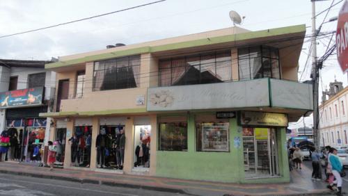 Vendo casa en el centro de Otavalo