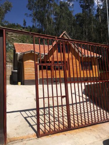 HERMOSA CASA POR ESTRENAR PARROQUIA