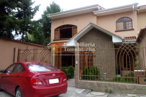 CASA AMPLIA DE VENTA EN CUENCA SECTOR RICAURTE