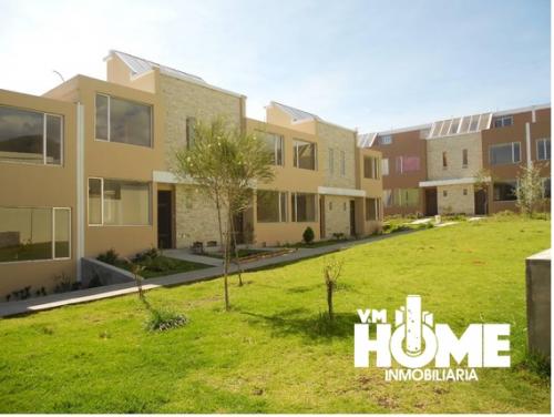 CASA TIPO VIP EN VENTA EN  CONJUNTO HABITACIONAL CERRADO  SECTOR GUAMANI (MARISCAL SUCRE)