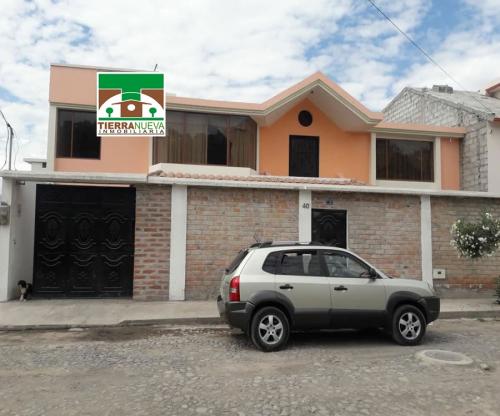 HERMOSA CASA AMPLIA PARA FAMILIA GRANDE EN IBARRA 