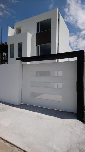 HERMOSAS CASAS CON ACABADOS DE LUJO UBICADAS EN EL VALLE DE LOS CHILLOS