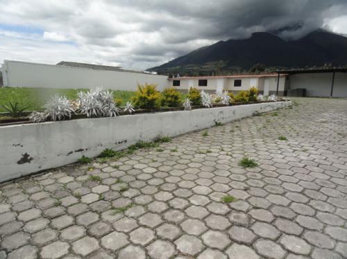 SE VENDE EN OTAVALO 1000 M2 DE TERRENO EN PANAMERICANA NORTE